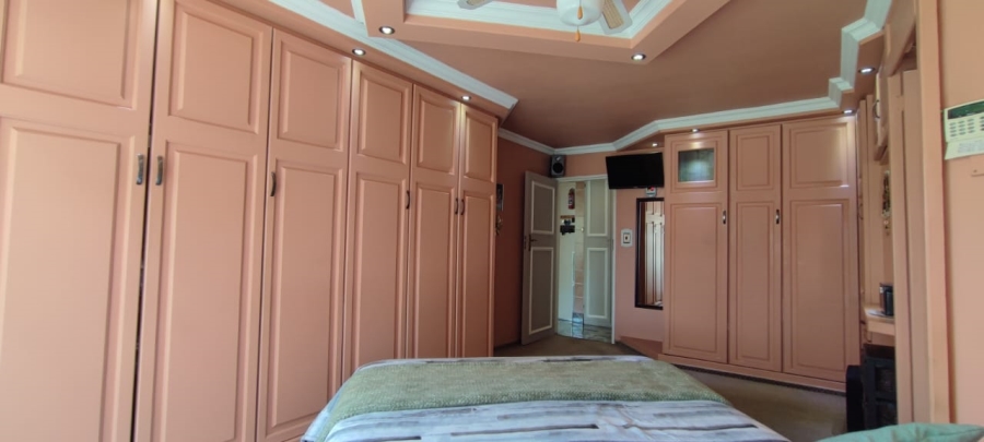 4 Bedroom Property for Sale in Wierda Park Gauteng