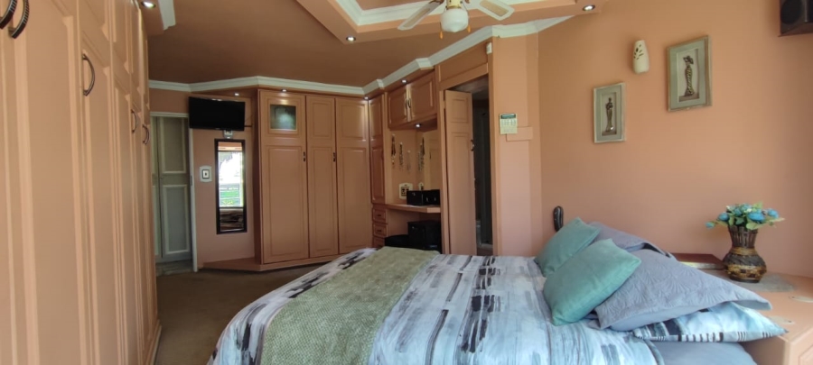 4 Bedroom Property for Sale in Wierda Park Gauteng