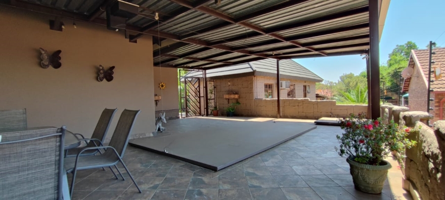 4 Bedroom Property for Sale in Wierda Park Gauteng