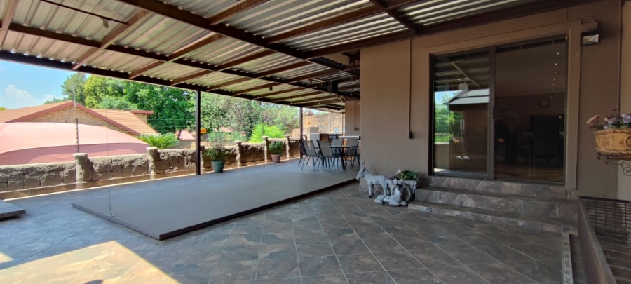 4 Bedroom Property for Sale in Wierda Park Gauteng