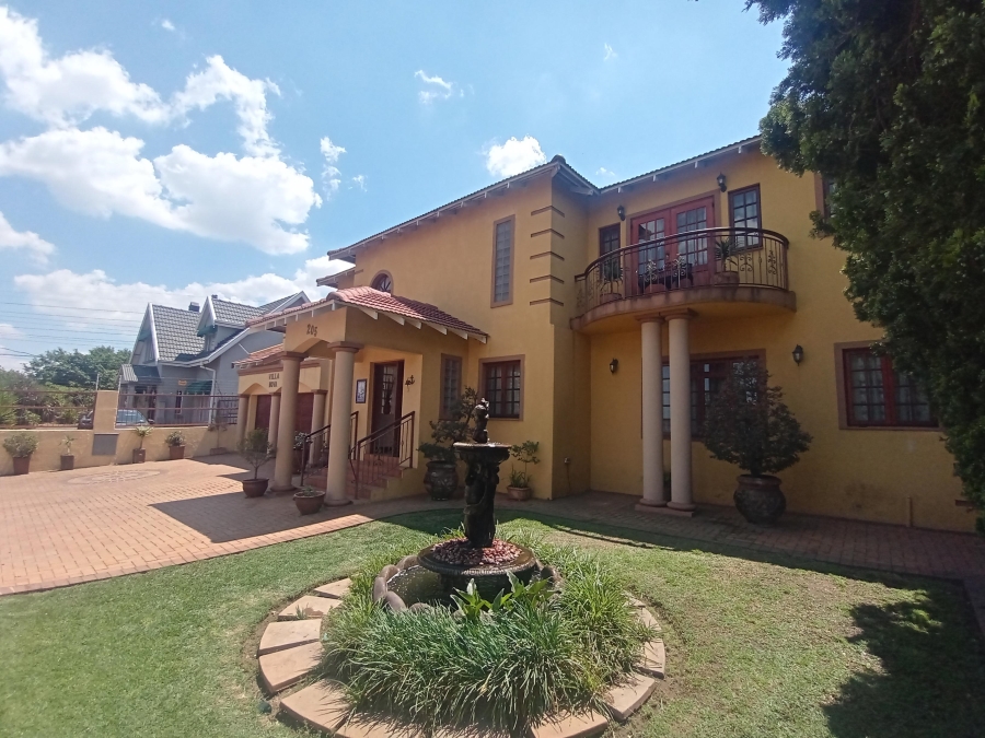 4 Bedroom Property for Sale in Linmeyer Gauteng