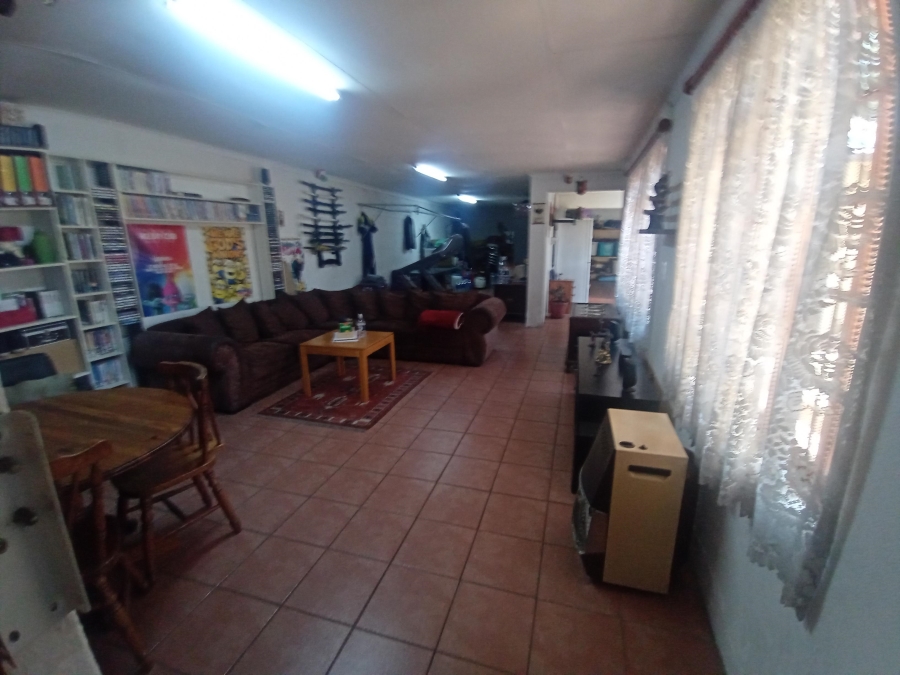 4 Bedroom Property for Sale in Linmeyer Gauteng