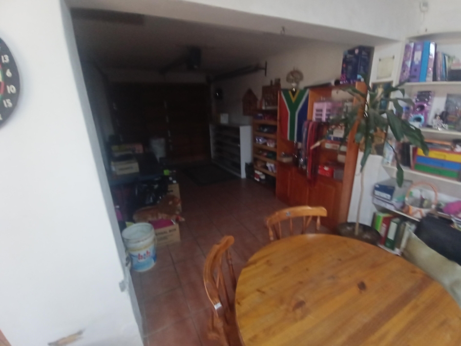 4 Bedroom Property for Sale in Linmeyer Gauteng