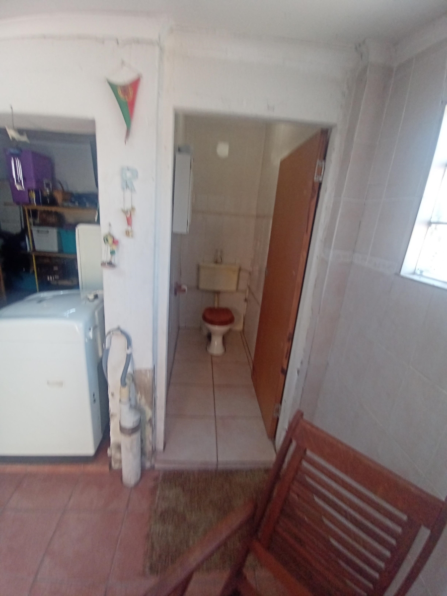 4 Bedroom Property for Sale in Linmeyer Gauteng