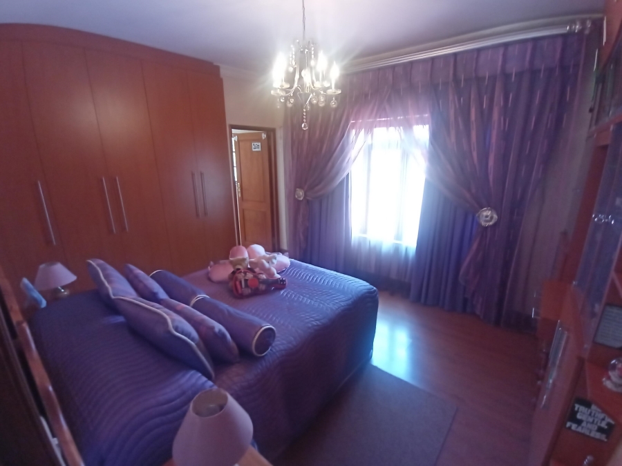 4 Bedroom Property for Sale in Linmeyer Gauteng
