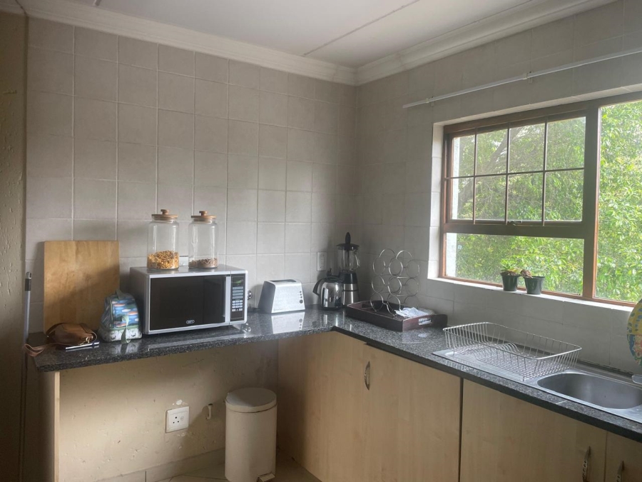 To Let 2 Bedroom Property for Rent in Paulshof Gauteng