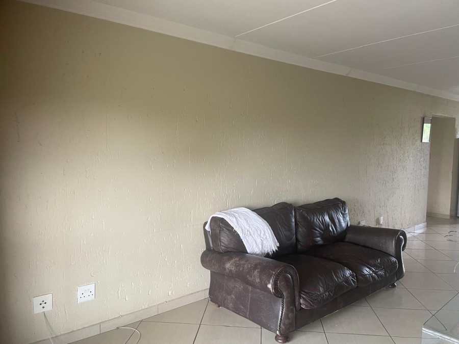 To Let 2 Bedroom Property for Rent in Paulshof Gauteng