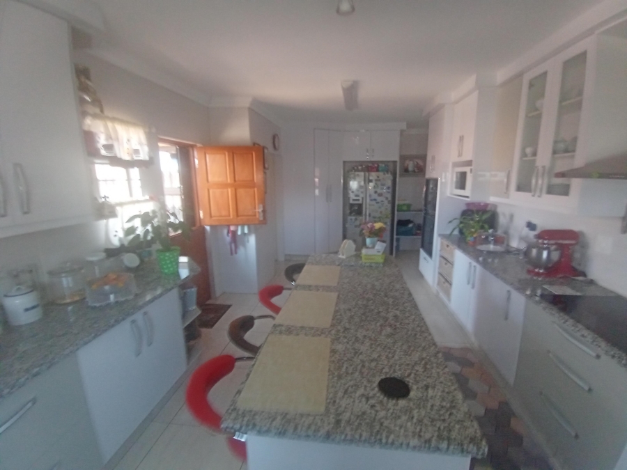 3 Bedroom Property for Sale in Linmeyer Gauteng