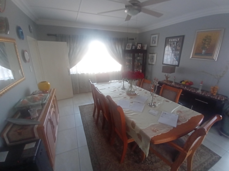3 Bedroom Property for Sale in Linmeyer Gauteng
