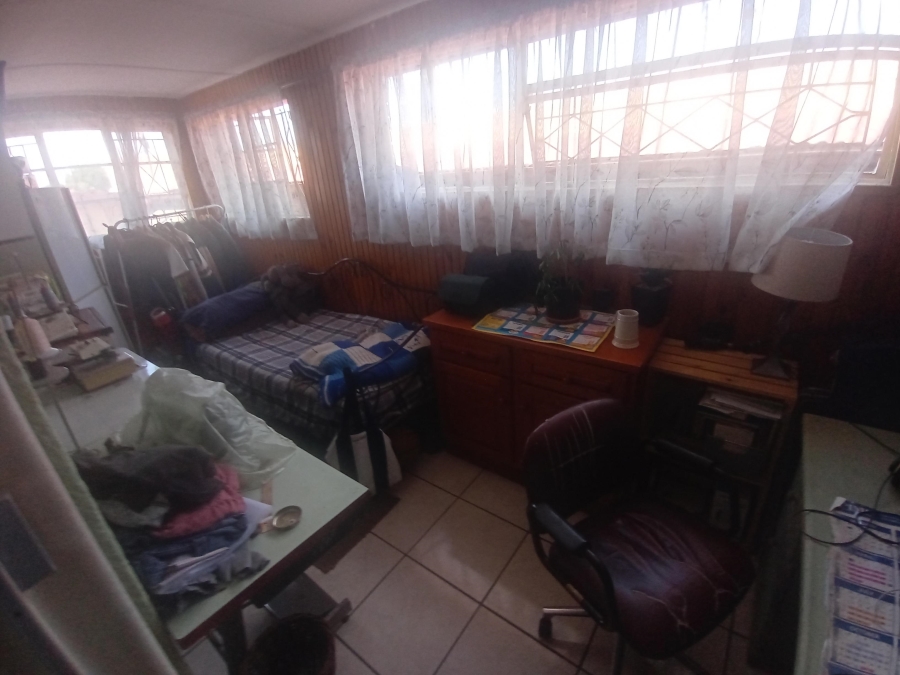 3 Bedroom Property for Sale in Linmeyer Gauteng
