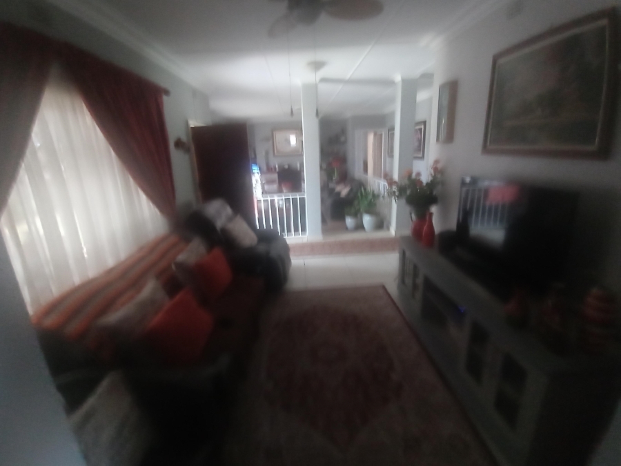 3 Bedroom Property for Sale in Linmeyer Gauteng