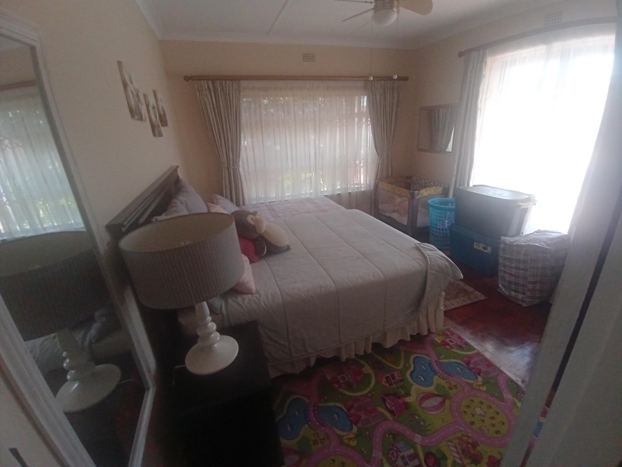 3 Bedroom Property for Sale in Linmeyer Gauteng