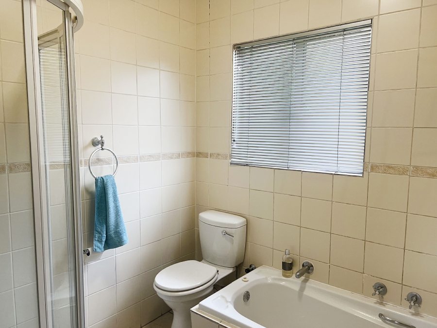 1 Bedroom Property for Sale in Rivonia Gauteng