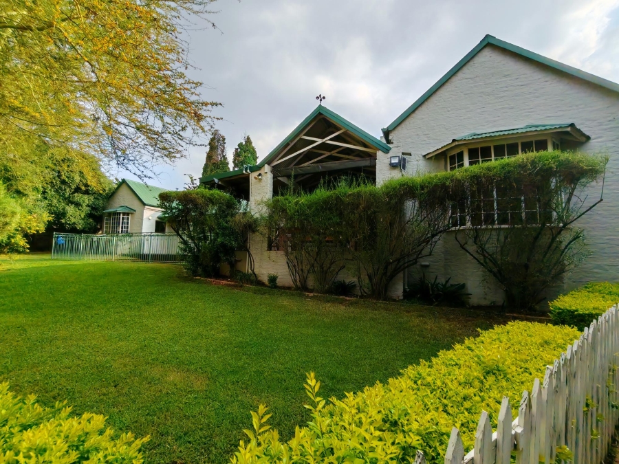 To Let 4 Bedroom Property for Rent in Hurlingham Manor Gauteng