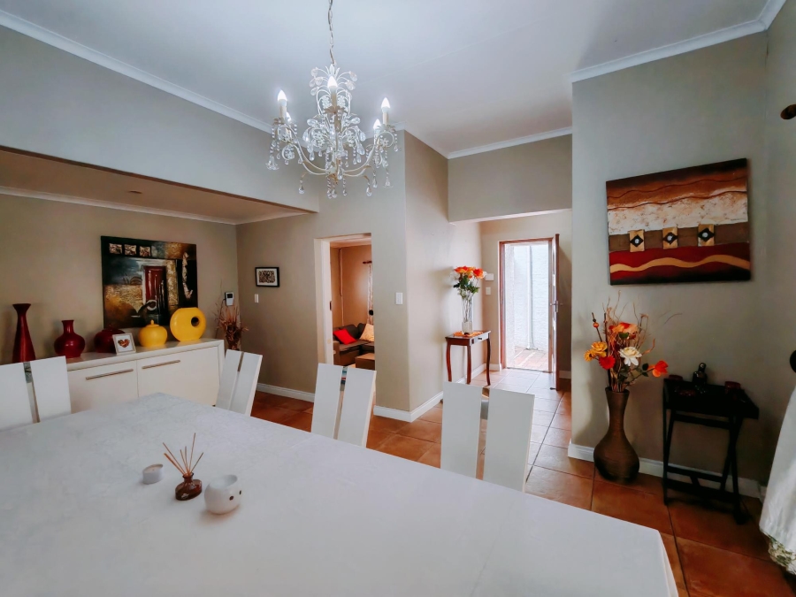 To Let 4 Bedroom Property for Rent in Hurlingham Manor Gauteng