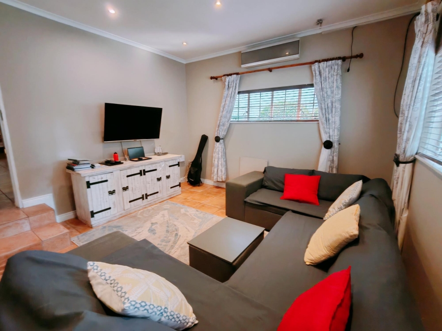 To Let 4 Bedroom Property for Rent in Hurlingham Manor Gauteng