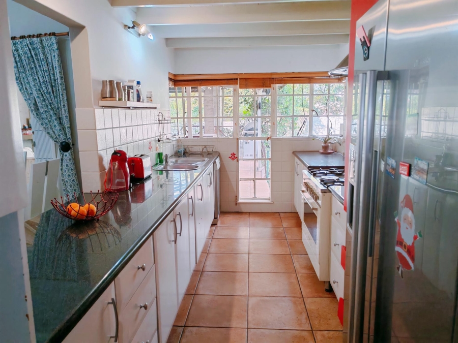 To Let 4 Bedroom Property for Rent in Hurlingham Manor Gauteng