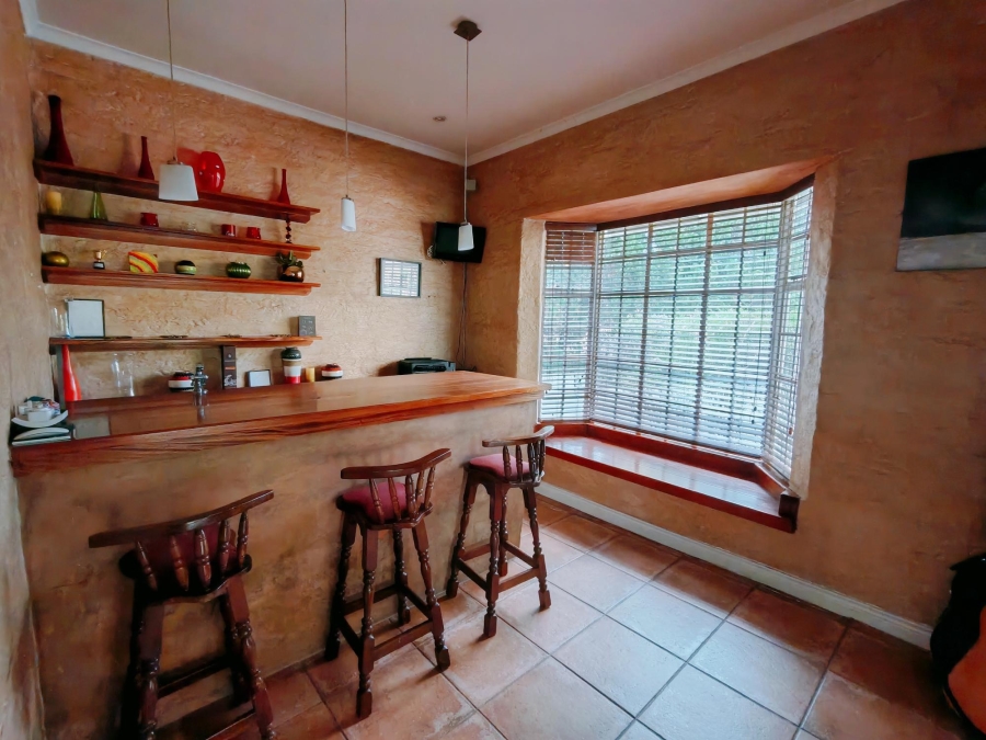 To Let 4 Bedroom Property for Rent in Hurlingham Manor Gauteng