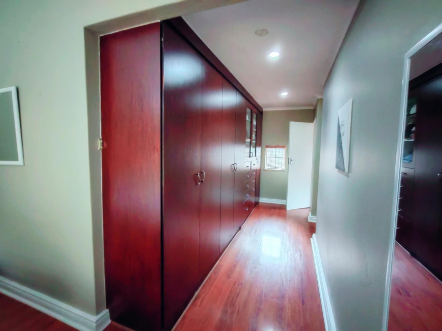 To Let 4 Bedroom Property for Rent in Hurlingham Manor Gauteng
