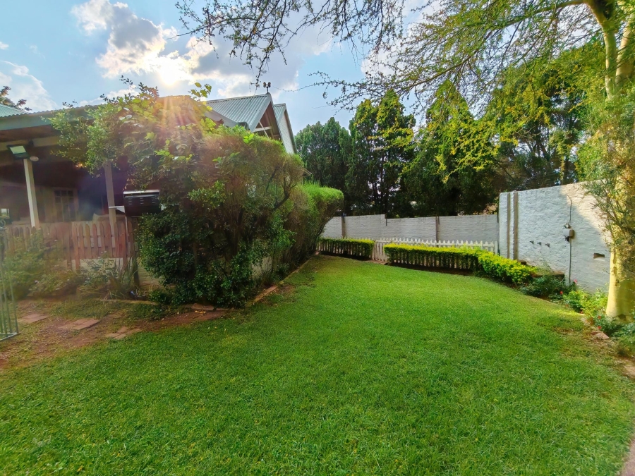 To Let 4 Bedroom Property for Rent in Hurlingham Manor Gauteng