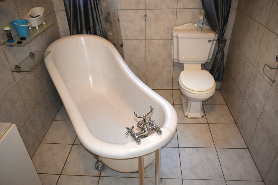 5 Bedroom Property for Sale in Lyttelton Manor Gauteng