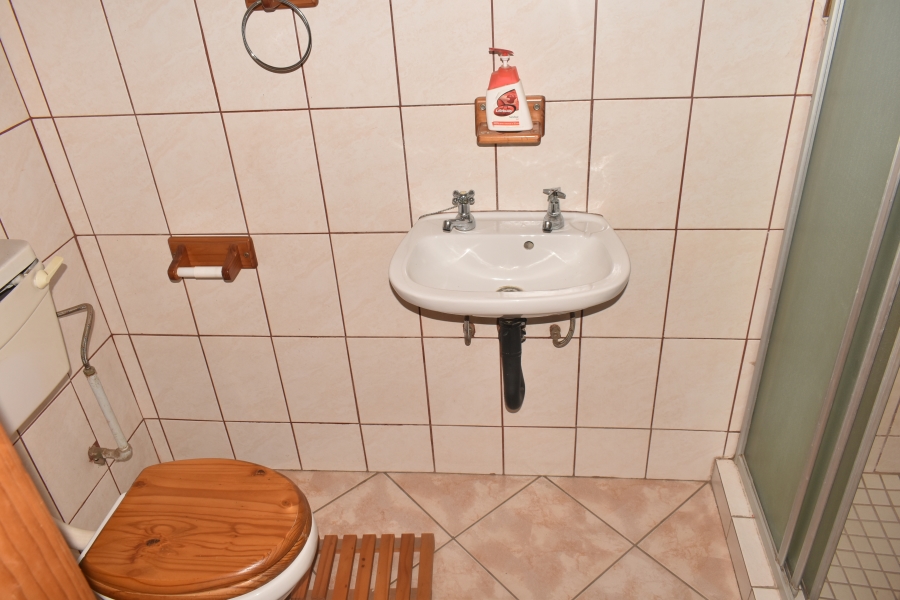5 Bedroom Property for Sale in Lyttelton Manor Gauteng