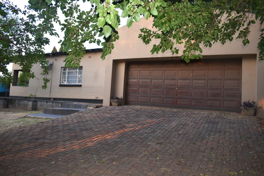 5 Bedroom Property for Sale in Lyttelton Manor Gauteng
