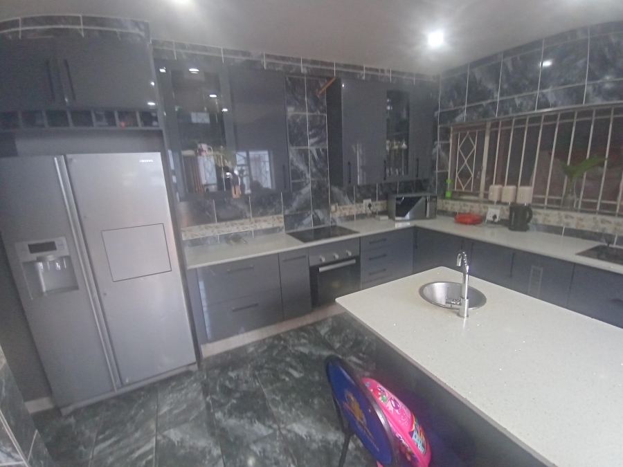 4 Bedroom Property for Sale in The Hill Gauteng