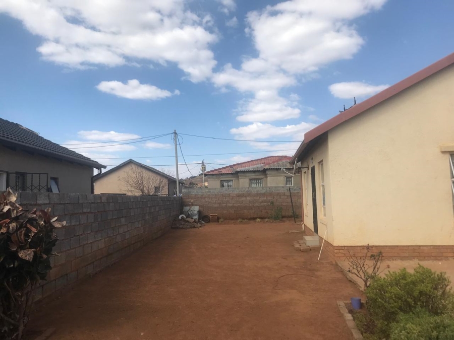 2 Bedroom Property for Sale in Lehae Gauteng