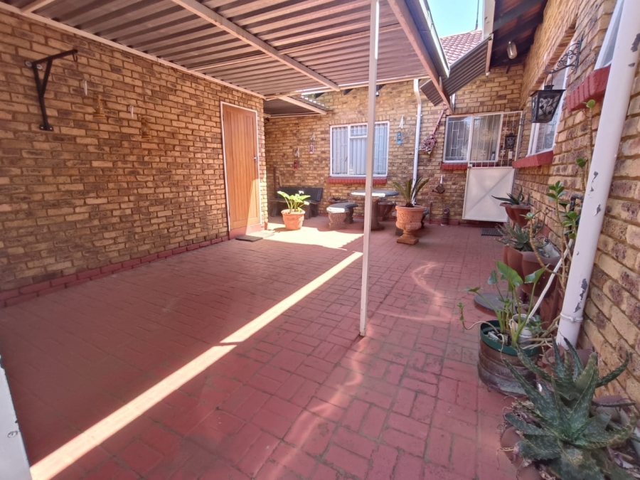 3 Bedroom Property for Sale in Homelake Gauteng