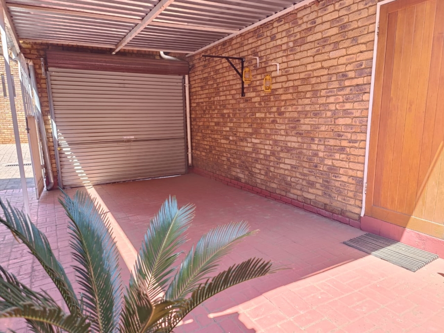 3 Bedroom Property for Sale in Homelake Gauteng