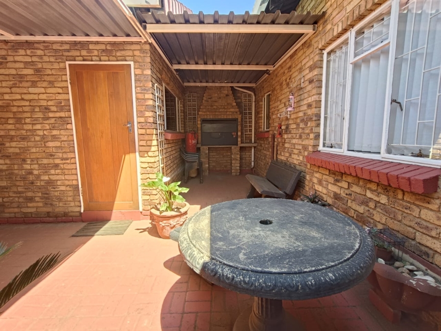 3 Bedroom Property for Sale in Homelake Gauteng