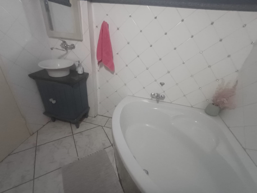 3 Bedroom Property for Sale in Kenmare Gauteng