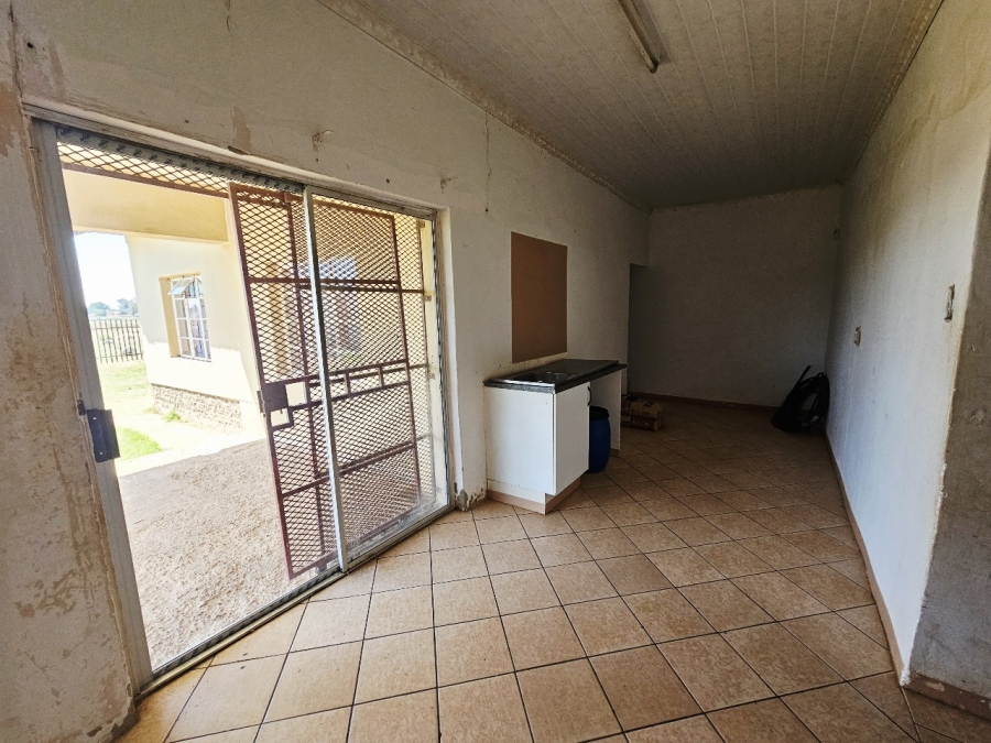 5 Bedroom Property for Sale in Middelvlei A H Gauteng
