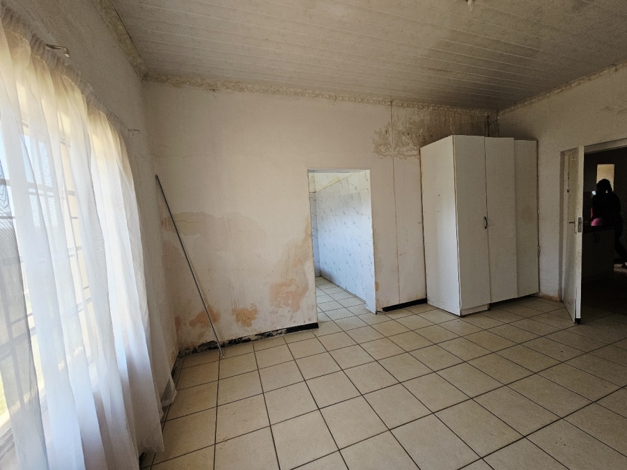 5 Bedroom Property for Sale in Middelvlei A H Gauteng