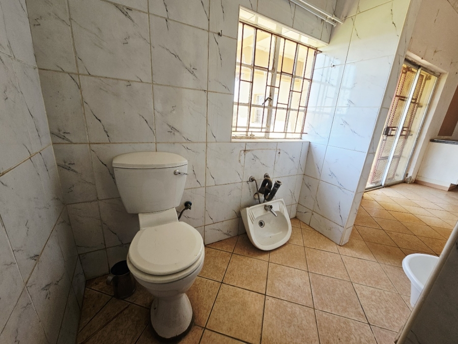 5 Bedroom Property for Sale in Middelvlei A H Gauteng
