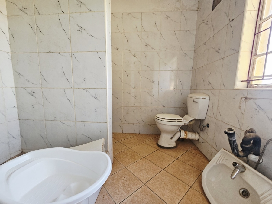 5 Bedroom Property for Sale in Middelvlei A H Gauteng