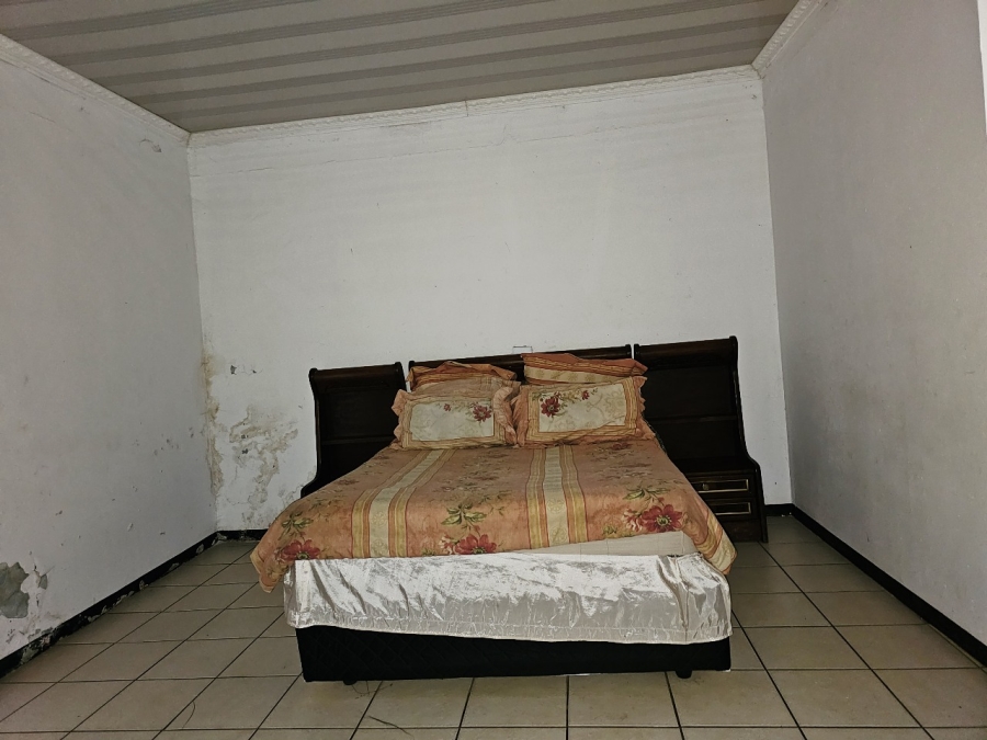 5 Bedroom Property for Sale in Middelvlei A H Gauteng