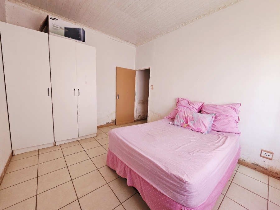 5 Bedroom Property for Sale in Middelvlei A H Gauteng