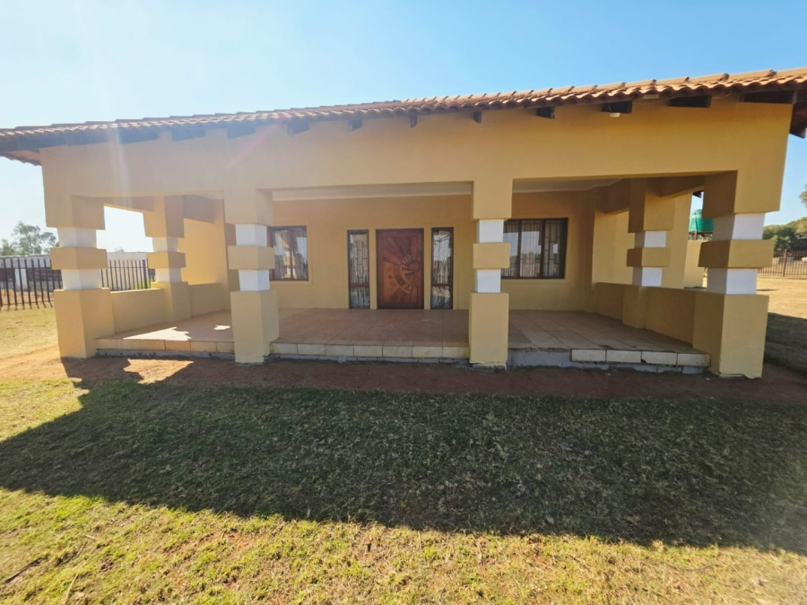 5 Bedroom Property for Sale in Middelvlei A H Gauteng