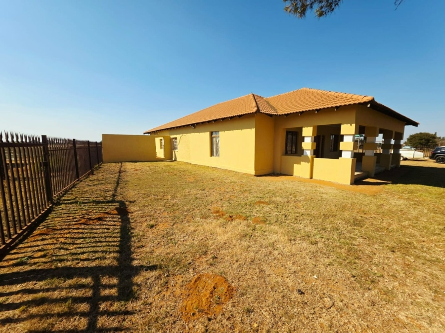 5 Bedroom Property for Sale in Middelvlei A H Gauteng