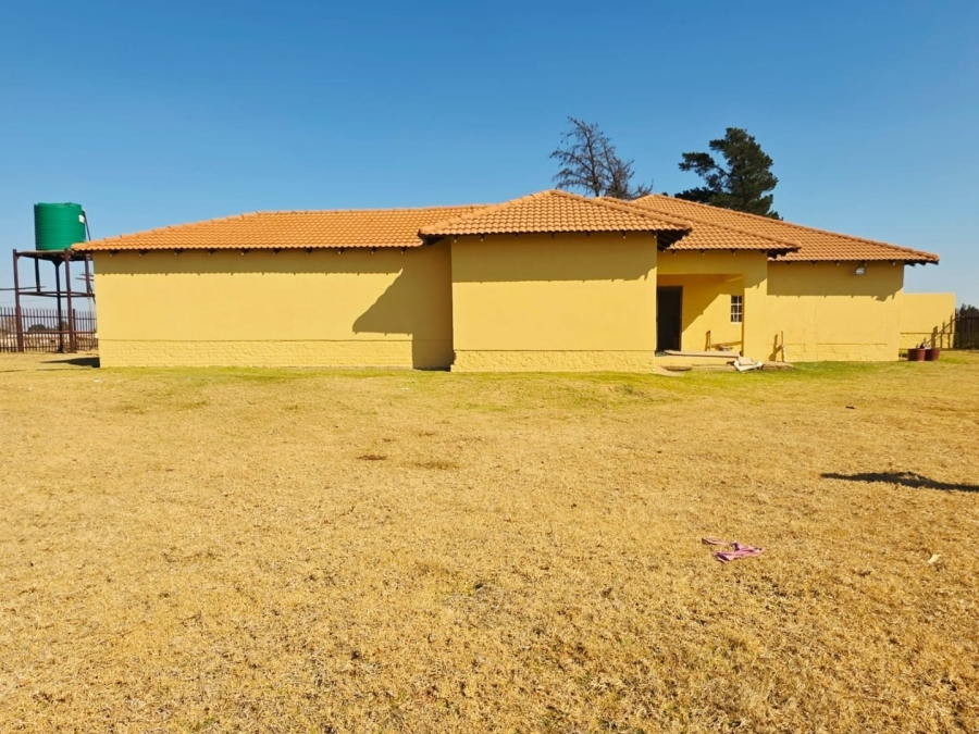5 Bedroom Property for Sale in Middelvlei A H Gauteng