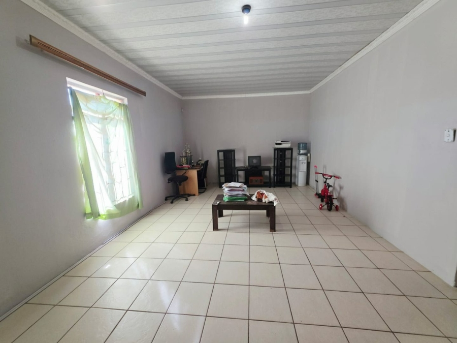 5 Bedroom Property for Sale in Middelvlei A H Gauteng