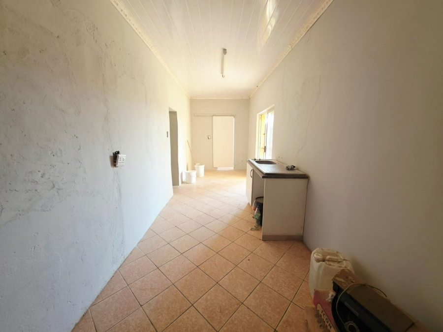 5 Bedroom Property for Sale in Middelvlei A H Gauteng