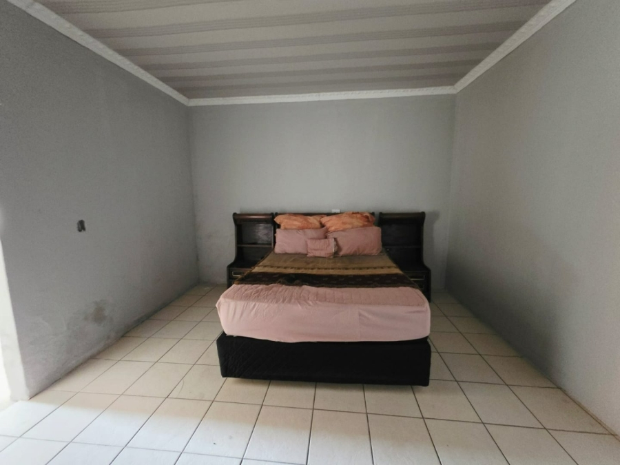 5 Bedroom Property for Sale in Middelvlei A H Gauteng
