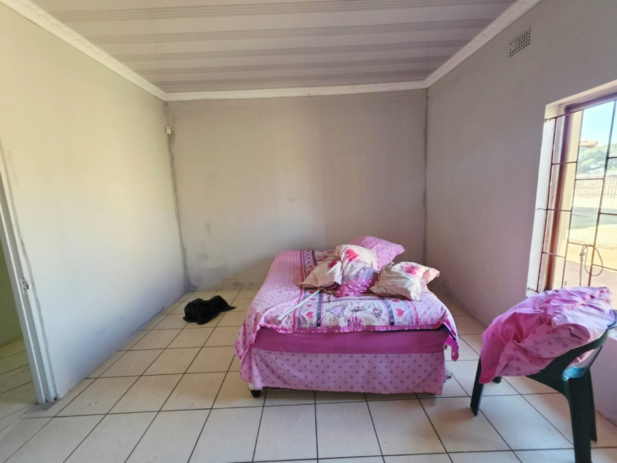 5 Bedroom Property for Sale in Middelvlei A H Gauteng