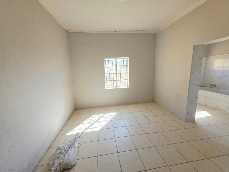 5 Bedroom Property for Sale in Middelvlei A H Gauteng