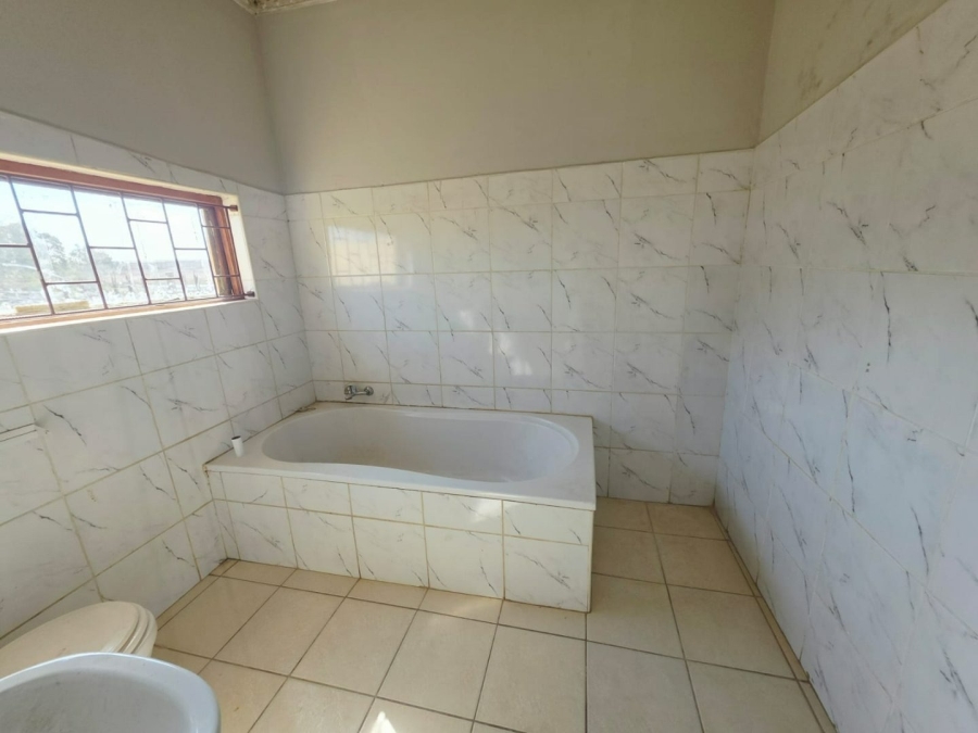 5 Bedroom Property for Sale in Middelvlei A H Gauteng