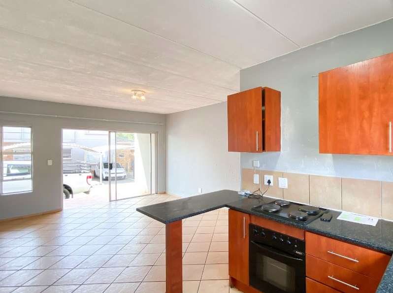 2 Bedroom Property for Sale in Roodepoort Gauteng