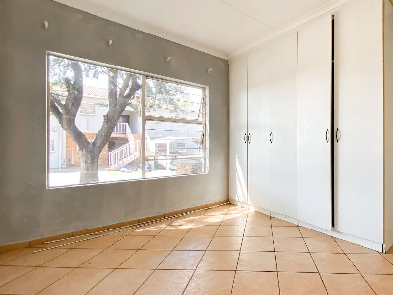 2 Bedroom Property for Sale in Roodepoort Gauteng